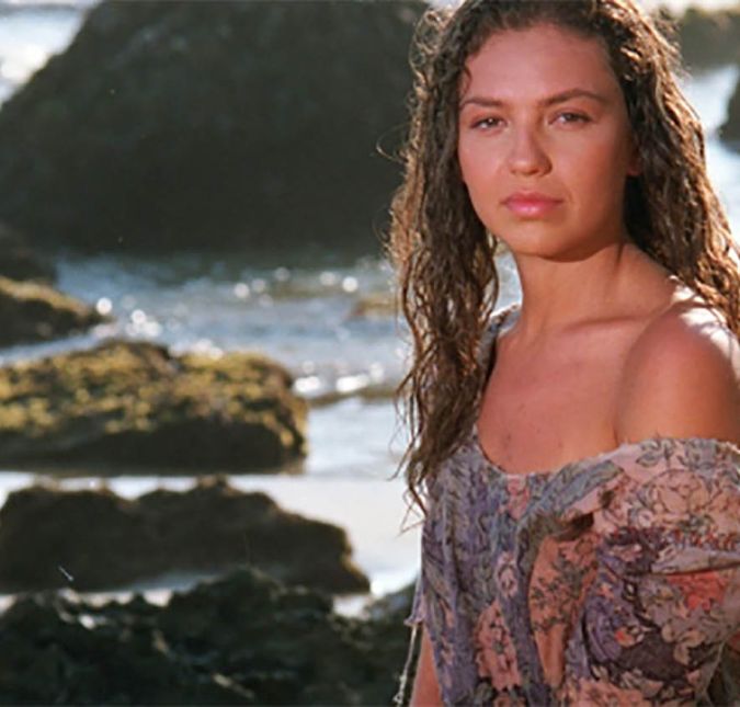 Já em Marimar, quando Thalia interpretou Maria do Mar, a linda moça sofre com a família de Sérgio, homem por quem se apaixona, mas que se envolve com a ingênua mulher apenas para irritar seu pai e sua madrasta. Diante desta situação, a bela os mostra que é preciso aprender a lidar com os inimigos mesmo quando eles são próximos, já que é frequentemente humilhada, além de ter sido presa por conta da madrasta de Sérgio, a megera Angélica. Já em Marimar, quando Thalia interpretou Maria do Mar, a linda moça sofre com a família de Sérgio, homem por quem se apaixona, mas que se envolve com a ingênua mulher apenas para irritar seu pai e sua madrasta. Diante desta situação, a bela os mostra que é preciso aprender a lidar com os inimigos mesmo quando eles são próximos, já que é frequentemente humilhada, além de ter sido presa por conta da madrasta de Sérgio, a megera Angélica.