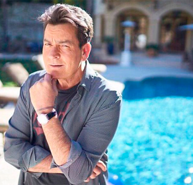 Charlie Sheen reduziu pela metade a pensão de suas ex-esposas, diz <i>site</i>