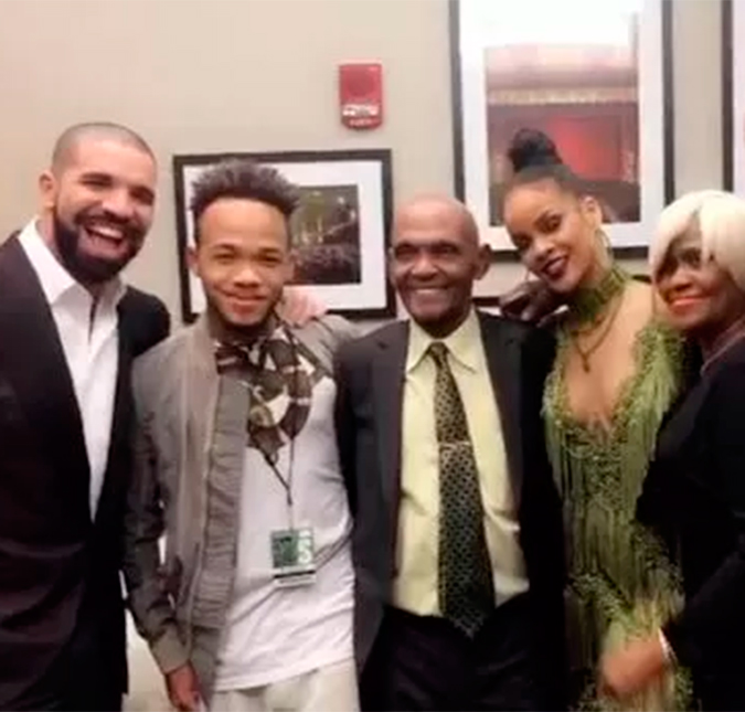 Drake conhece família de Rihanna, após discurso apaixonado no <i>VMA</i>