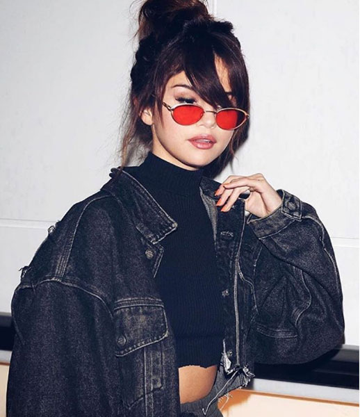 Selena Gomez anuncia que vai tirar um tempo de folga, por causa do lúpus: <I>Descobri que ansiedade, ataques de pânico e depressão podem ser efeitos colaterais</i>