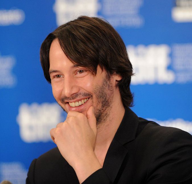 Aos 17 anos de idade, ele resolveu largar a escola para tentar a sorte como ator. Nunca ganhou um Oscar, mas já foi eleito um dos astros mais sexy do cinema pela revista Esquire, em 2007, e uma das 50 pessoas mais bonitas do mundo pela revista People, em 1995.