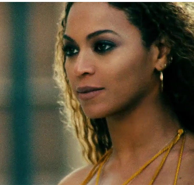 Aniversariando, Beyoncé lança vídeo de <I>Hold Up</i> no <I>YouTube</i>, assista!