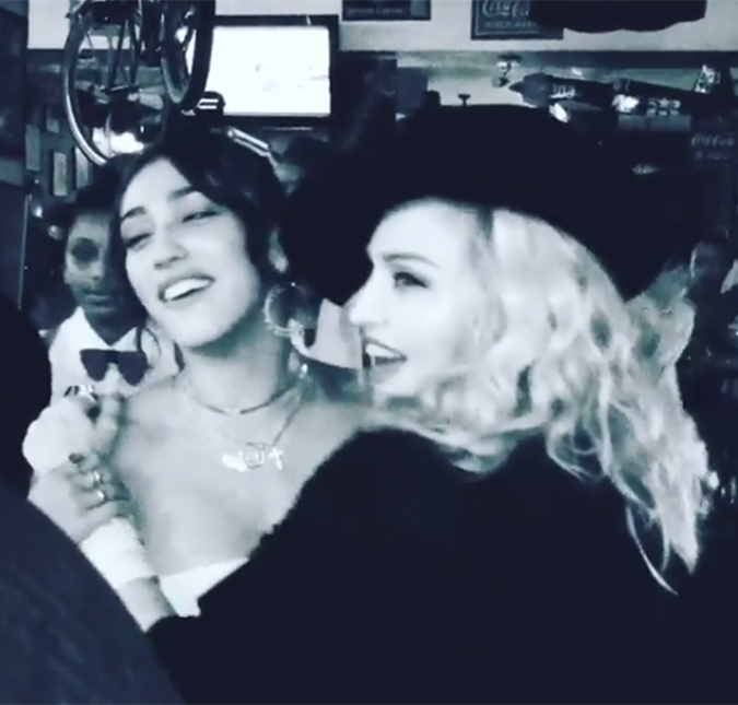 Madonna dança com Lourdes Maria e capricha no rebolado em cima da mesa, veja o vídeo!