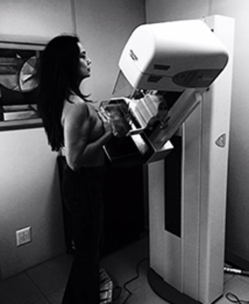 Luiza Brunet conscientiza sobre câncer de mama: <i>O autoexame e a mamografia podem salvar vidas!</i>