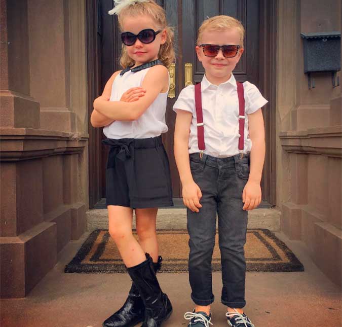 Neil Patrick Harris veste filhos com <i>look</i> estilosíssimo para primeiro dia de aula, veja!