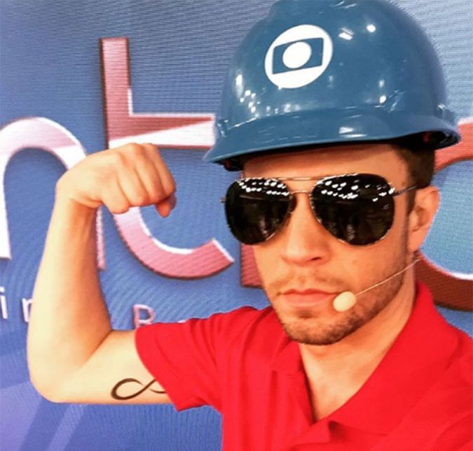 Em 2015, Tiago se desligou totalmente da área esportiva da emissora, para se dedicar integralmente ao entretenimento. Além do The Voice, Tiago passou a integrar o time de apresentadores que substituía Fátima Bernardes eventualmente no programa Encontro. No mesmo ano, Leifert também estreou no programa É de Casa, exibido nas manhãs de sábado, ao lado na época de Patricia Poeta, Ciça Guimarães, André Marques, Zeca Camargo e Ana Furtado. Em 2015, Tiago se desligou totalmente da área esportiva da emissora, para se dedicar integralmente ao entretenimento. Além do The Voice, Tiago passou a integrar o time de apresentadores que substituía Fátima Bernardes eventualmente no programa Encontro. No mesmo ano, Leifert também estreou no programa É de Casa, exibido nas manhãs de sábado, ao lado na época de Patricia Poeta, Ciça Guimarães, André Marques, Zeca Camargo e Ana Furtado.