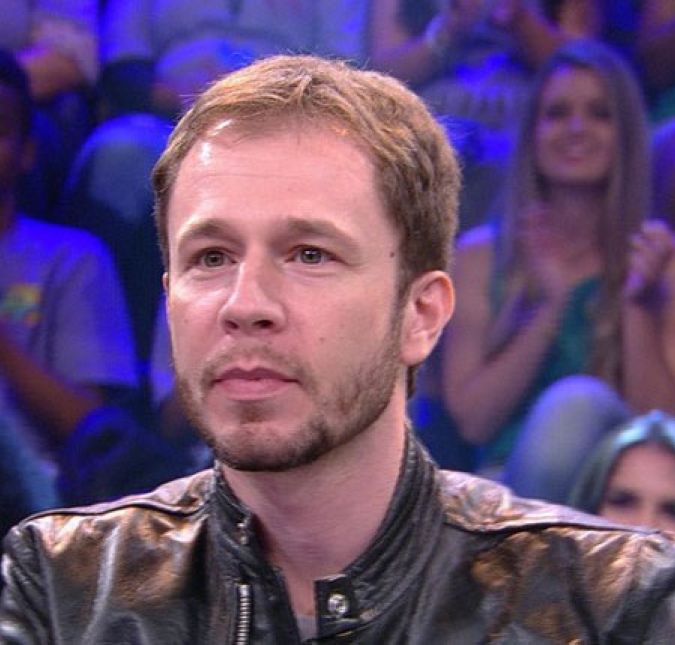 Tiago Leifert é puro talento! O jornalista e apresentador começou no esporte e migrou para o entretenimento, onde conquistou uma legião de fãs com seu carisma e simpatia. Após quase 16 anos de TV Globo, Tiago Leifert se despediu da emissora com um pouquinho de dor no coração. A ideia surgiu do próprio apresentador, que, posteriormente, revelou que a decisão foi tomada para poder focar na saúde de sua filha com Daiana Garbin, Lua, que está com câncer nos olhos, mas segue respondendo bem aos tratamentos. A seguir, relembre os pontos altos da carreira do apresentador! Tiago Leifert é puro talento! O jornalista e apresentador começou no esporte e migrou para o entretenimento, onde conquistou uma legião de fãs com seu carisma e simpatia. Após quase 16 anos de TV Globo, Tiago Leifert se despediu da emissora com um pouquinho de dor no coração. A ideia surgiu do próprio apresentador, que, posteriormente, revelou que a decisão foi tomada para poder focar na saúde de sua filha com Daiana Garbin, Lua, que está com câncer nos olhos, mas segue respondendo bem aos tratamentos. A seguir, relembre os pontos altos da carreira do apresentador!