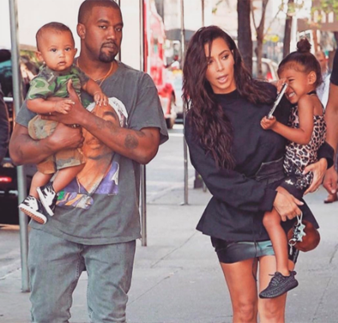 Kim Kardashian revela que North West já faz o <I>design</I> de suas roupas e é criticada na <I>web</I>