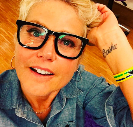 Xuxa revela como mata a saudades de Sasha, que está morando nos Estados Unidos e afirma: <i>Desejo que ela fique muito bem lá e que seja feliz</i>