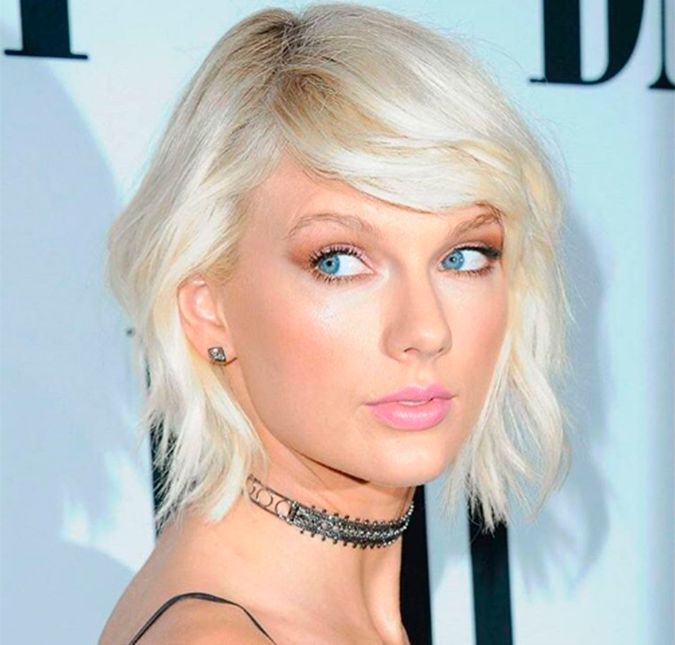 Não dá para negar que Taylor Swift se envolveu em algumas polêmicas ao longo de sua vida e carreira, o que fez com que ela tivesse um certo grupinho de inimigos públicos. A seguir, relembre todos aqueles com quem Taylor precisa tomar cuidado... Já imaginou se eles resolvem se juntar contra ela? Que problemão! Não dá para negar que Taylor Swift se envolveu em algumas polêmicas ao longo de sua vida e carreira, o que fez com que ela tivesse um certo grupinho de inimigos públicos. A seguir, relembre todos aqueles com quem Taylor precisa tomar cuidado... Já imaginou se eles resolvem se juntar contra ela? Que problemão!