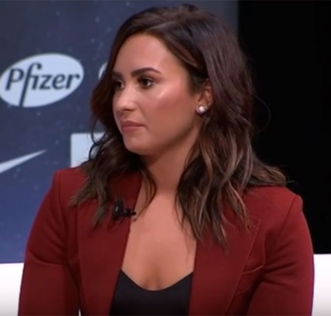 Demi Lovato fala sobre sobriedade e reabilitação: <i>Tem dias que eu penso em beber</i>