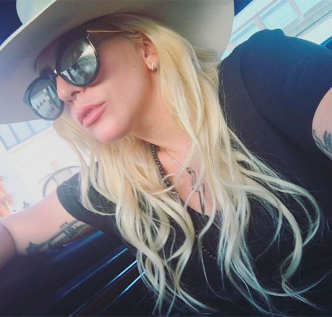 Lady Gaga faz primeira apresentação do álbum <I>Joanne</I> e canta três músicas novas, veja!