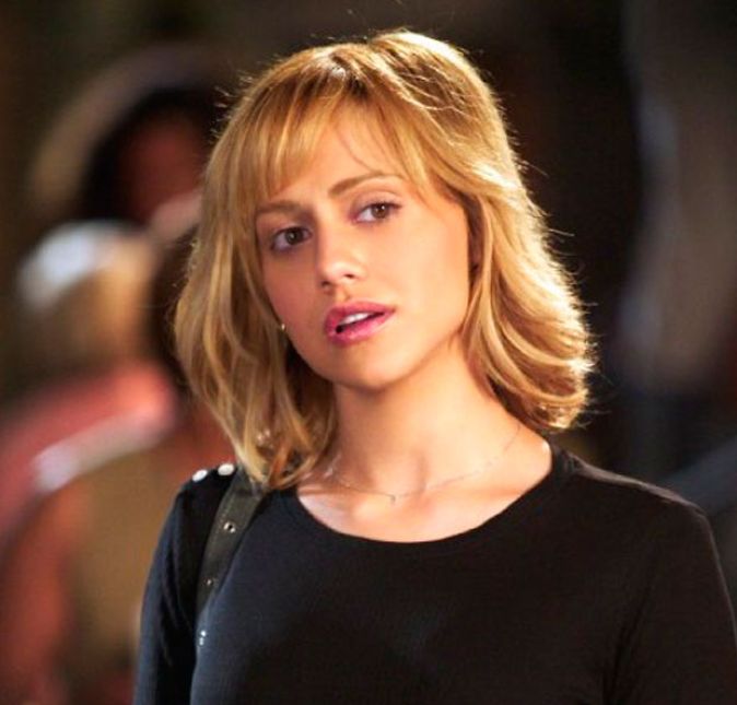 A morte de Brittany Murphy pegou a todos de surpresa pelo fato de Brittany ser muito jovem, e com certeza deixou algumas pessoas preocupadas em cuidar melhor de suas próprias moradias. A atriz foi encontrada morta em sua casa em Los Angeles, nos Estados Unidos, no dia 20 de dezembro de 2009, aos 32 anos de idade. A primeira hipótese levantada pelas investigações foi de que ela teria sofrido uma overdose de remédios. Porém, cinco meses depois, o marido dela também faleceu, levantando outra suposição: a de que o mofo da casa teria sido o principal fator para a morte dos dois. A morte de Brittany Murphy pegou a todos de surpresa pelo fato de Brittany ser muito jovem, e com certeza deixou algumas pessoas preocupadas em cuidar melhor de suas próprias moradias. A atriz foi encontrada morta em sua casa em Los Angeles, nos Estados Unidos, no dia 20 de dezembro de 2009, aos 32 anos de idade. A primeira hipótese levantada pelas investigações foi de que ela teria sofrido uma overdose de remédios. Porém, cinco meses depois, o marido dela também faleceu, levantando outra suposição: a de que o mofo da casa teria sido o principal fator para a morte dos dois.