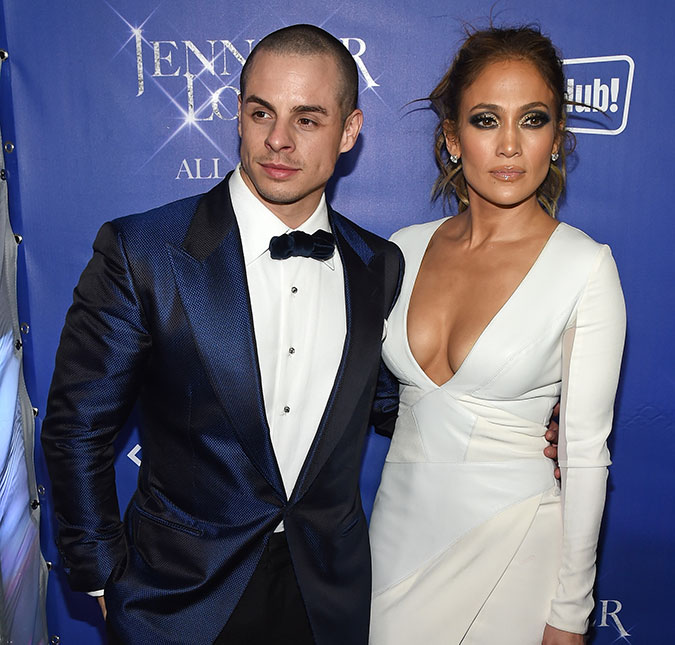 Jennifer Lopez teria sido traída por Casper Smart, diz <i>site</i>