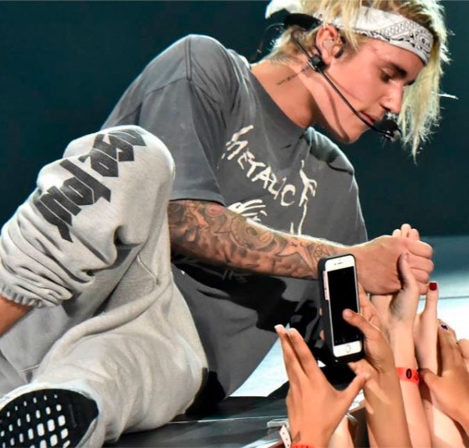 Justin Bieber pede para fãs pararem de gritar durante <i>show: É muito desagradável</i>