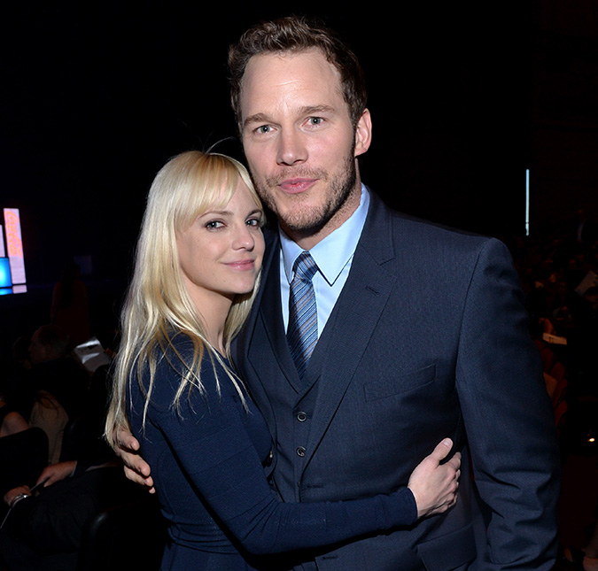 Casados na vida real, Chris Pratt será interesse amoroso de Anna Faris em série. Saiba mais!