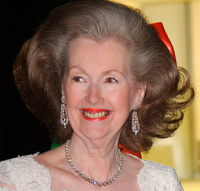 Madrasta da princesa Diana morre aos 87 anos de idade Estrelando