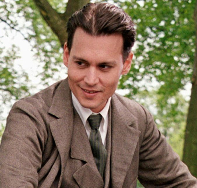 Johnny Depp já foi indicado ao prêmio de Melhor Ator e Ator Coadjuvante algumas vezes, mas nunca ganhou nada. Em 2005, ele foi indicado por sua atuação em Em Busca da Terra do Nunca, mas acabou perdendo para Jamie Foxx, por Ray. Três anos depois, ele foi indicado por sua performance em Sweeney Todd: O Barbeiro Demoníaco da Rua Fleet, mas também perdeu, dessa vez para Daniel Day-Lewis, que arrasou também em sua atuação em Sangue Negro.