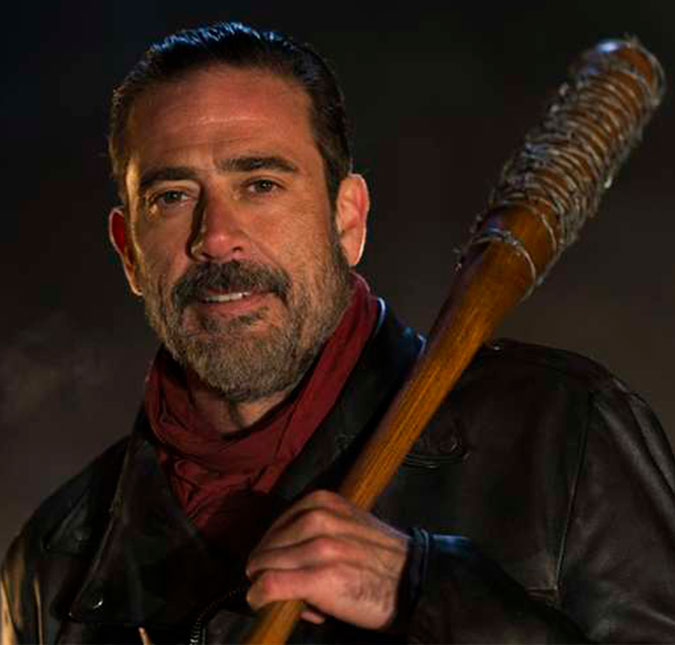 Saiba quem Negan matou no episódio de estreia da sétima temporada de <i>The Walking Dead</i>!