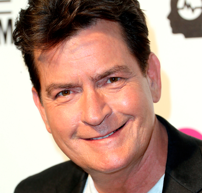 Charlie Sheen fala sobre sua saúde: <i>- Me sinto excelente!</i>