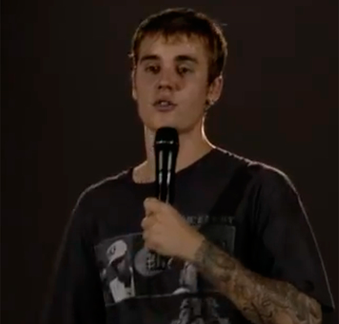 Justin Bieber comenta momento que deixou o palco de um <I>show</i> e desabafa: -<I>Eu não sou um robô</i>