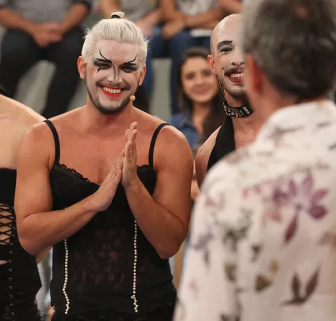 Bruno Gissoni mostra gingado vestido de mulher e fala sobre gravidez de Yanna Lavigne, no <I>Altas Horas</i>