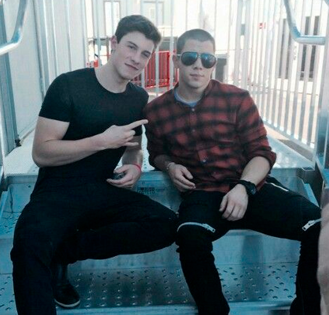 Suposto namoro de Nick Jonas e Shawn Mendes quebra a <i>internet</i>!