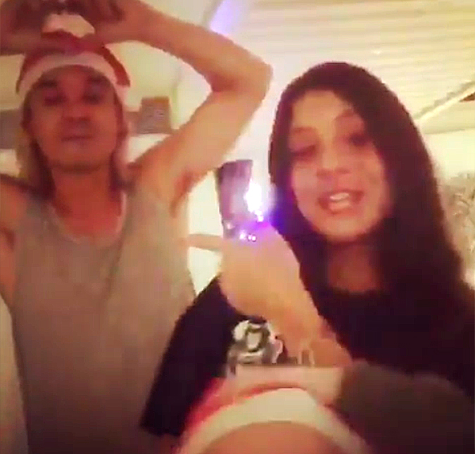 André Gonçalves e Danielle Winits já estão festejando o Natal, veja!