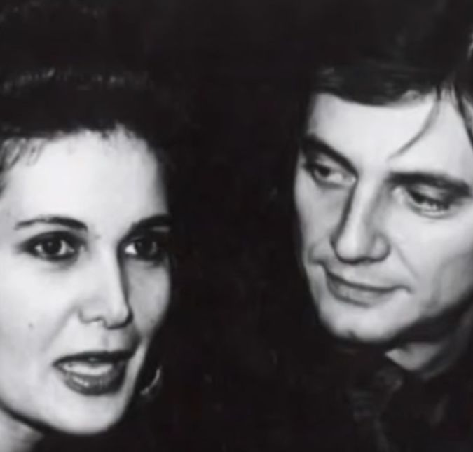 Em 1986, Fábio conheceu Cristina Karthalian e o casamento durou até 1990. Nesses anos, ela deu à luz três filhos do cantor: Krizia, Tainá e depois Fiuk - sim, ela é a mãe do Fiuk!