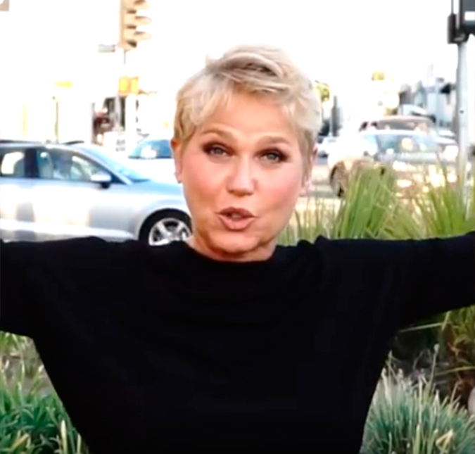 Xuxa revela como foi seu primeiro beijo e brinca: -<I> Achei que eu tinha ficado grávida</i>