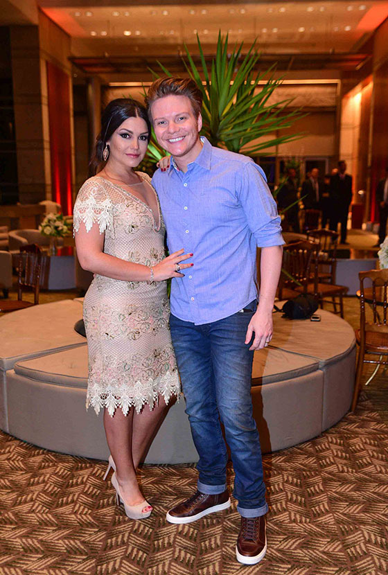Thais Fersoza e Michel Teló falam sobre primeiro Natal de Melinda: - <I>Ela é nosso grande presente<i>