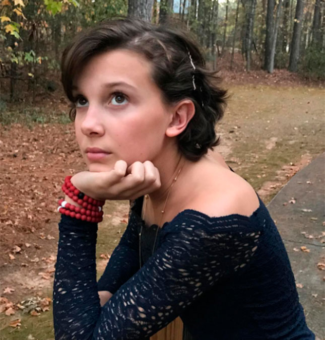 Millie Bobby Brown, de <i>Stranger Things</i>, faz paródia de Adele, vem ver!