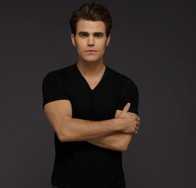 O elenco de The Originals e The Vampire Diaries é muito bem representado pelo time masculino, né? Por isso, separamos os mais gatos das séries vampirescas, começando por Paul Wesley. Nascido em 23 de julho de 1882, ele viveu Stefan Salvatore e adorado por muitos por ser o cara perfeito - quase sempre. Quem lembra da fase ripper? Olhando para este rostinho, podemos ter uma ideia do motivo desse título, não é mesmo?