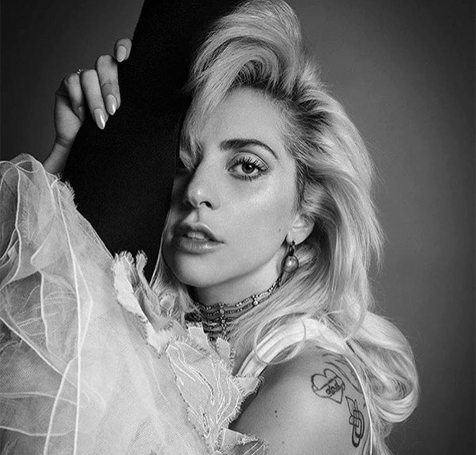 Lady Gaga revela sofrer de uma doença mental