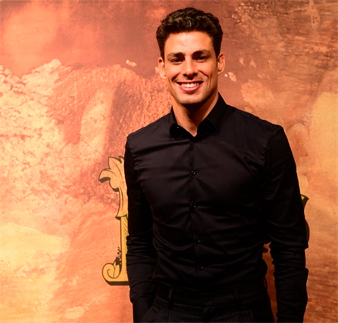 Cauã Reymond revela que se diverte em cenas de sexo: <i>- Se não for assim, fica sofrido</i>