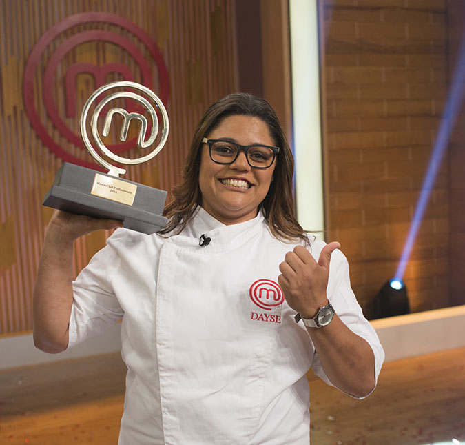 Dayse vence a primeira edição do <i>MasterChef Profissionais</i>, saiba como foi!