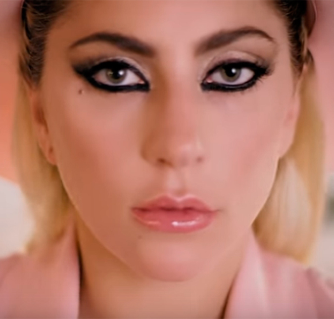 Ela arrasa! Lady Gaga lança seu mais novo clipe de <I>Million Reasons</i>, veja!