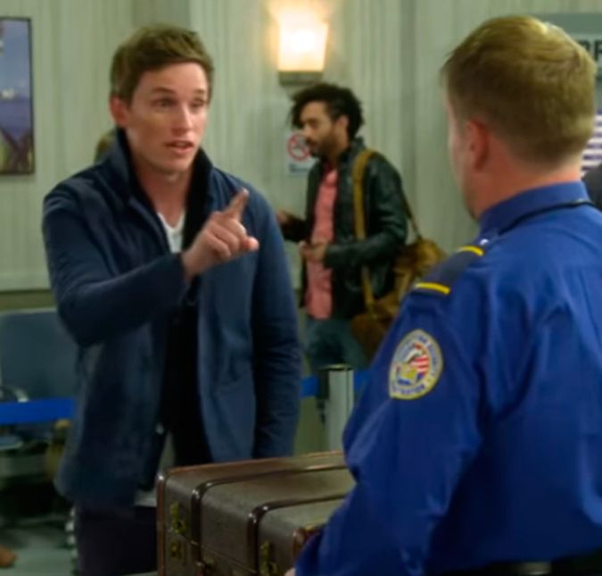 E quando ele participou do quadro do programa de James Corden e apareceu todo caracterizado de Newt, com animais bem fantásticos dentro de sua maleta em um aeroporto. Eddie entrou completamente na brincadeira e tudo ficou muito divertido. E quando ele participou do quadro do programa de James Corden e apareceu todo caracterizado de Newt, com animais bem fantásticos dentro de sua maleta em um aeroporto. Eddie entrou completamente na brincadeira e tudo ficou muito divertido.