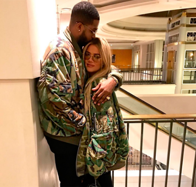 Isso que é amor! Khloé Kardashian posa com <I>look</i> igual ao do namorado