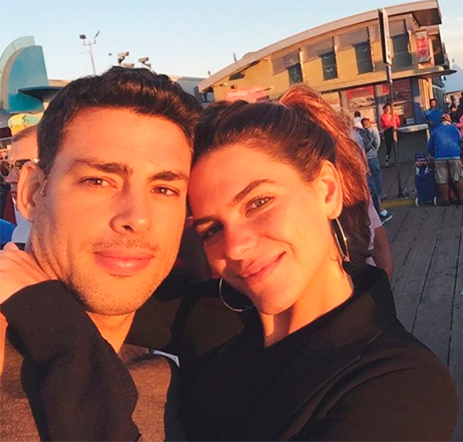 Mariana Goldfarb e Cauã Reymond aparecem em <I>selfie</i> toda fofa