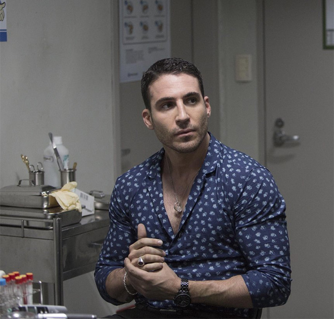 Miguel Ángel Silvestre, astro de <i>Sense8</i>, está confirmado na terceira temporada de <i>Narcos</i>!