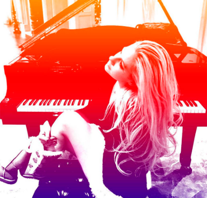 Avril Lavigne anuncia que lançará um novo álbum em 2017 após dois anos afastada por doença
