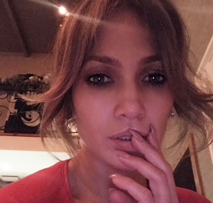 Jennifer Lopez faz reflexão sobre ano de 2016: <i>Altos e baixos</i>