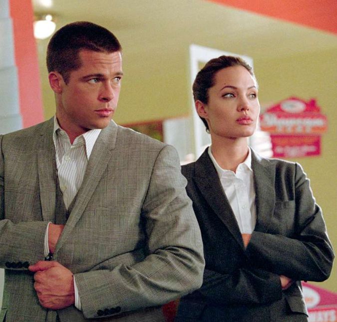 Isso aconteceu nas filmagens de Sr. e Sra Smith, em 2005. Aliás, por conta da relação dos dois, os tabloides norte-americanos a acusaram de roubar o marido de Jennifer Aniston, o que, na época, foi o maior bafafá. Juntos, eles têm seis filhos, três biológicos e três adotados de países como Camboja e Etiópia.