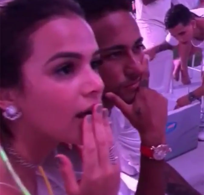 Bruna Marquezine e Neymar aparecem juntinhos em <i>Mannequin Challenge</i>