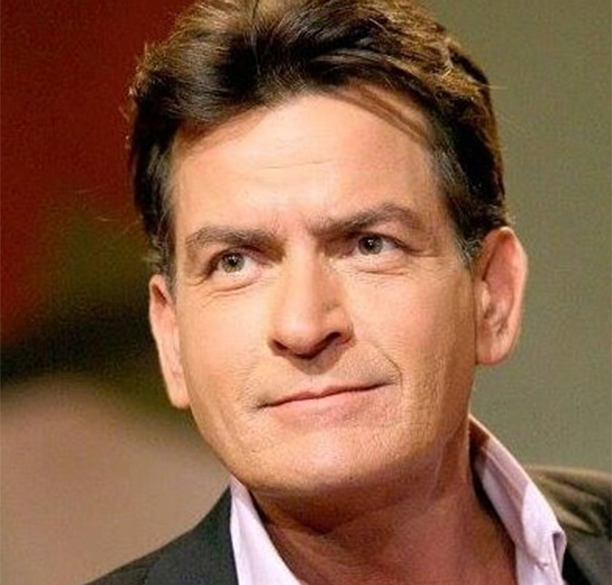 Charlie Sheen tem um culpado por seu comportamento agressivo ao deixar elenco de <i>Two and a Half Men</i>, entenda!