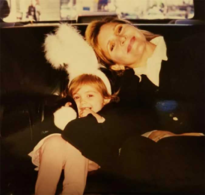 Filha de Carrie Fisher comenta saudade após morte da mãe: <i>Encontrar a alegria pode demorar</i>