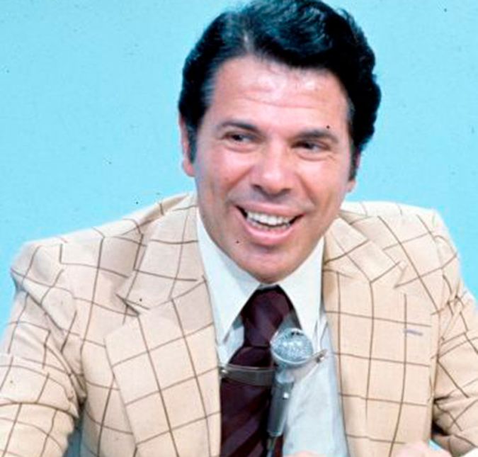 Todos nós sabemos que Silvio é dono de uma grande linha de cosméticos. Mas você sabia que ele na verdade é alérgico a perfumes e não usa sabonetes comuns? Pensando nisso, sua marca lançou alguns produtos para os alérgicos como Silvio. Todos nós sabemos que Silvio é dono de uma grande linha de cosméticos. Mas você sabia que ele na verdade é alérgico a perfumes e não usa sabonetes comuns? Pensando nisso, sua marca lançou alguns produtos para os alérgicos como Silvio.