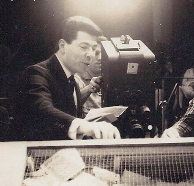 Silvio ainda entrou para o Guinness Book em 1993. O motivo? O Programa Silvio Santos completava 31 anos no ar na época e entrou para o livro como a atração mais duradoura da televisão brasileira. Silvio ainda entrou para o Guinness Book em 1993. O motivo? O Programa Silvio Santos completava 31 anos no ar na época e entrou para o livro como a atração mais duradoura da televisão brasileira.