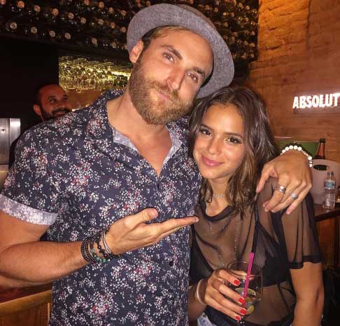 Amigo de Neymar posa com Bruna Marquezine e dispara: <i>De olho na cunhada</i>